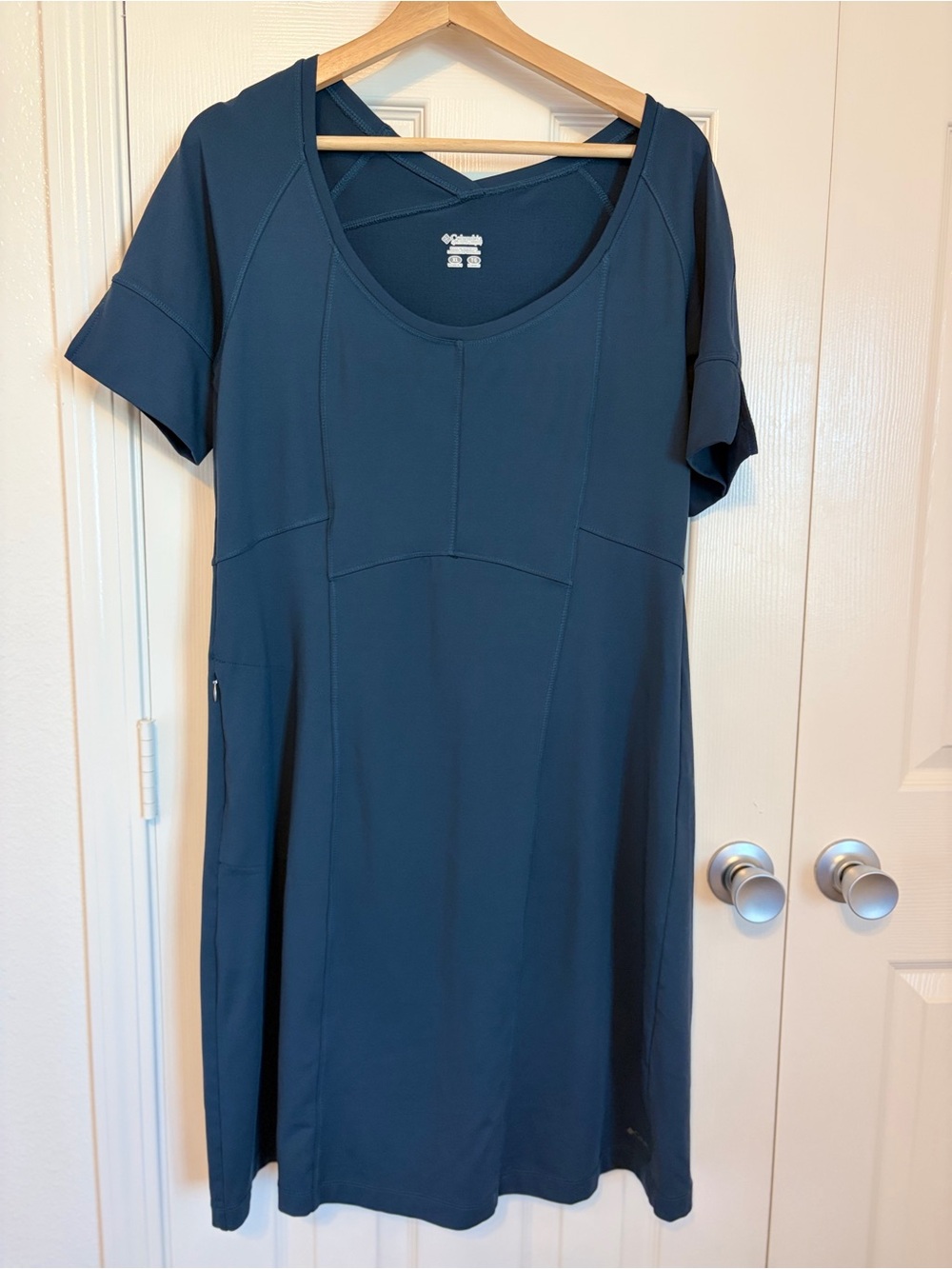 Columbia Women's Crew Neck Active dress in Navy Blue size XL